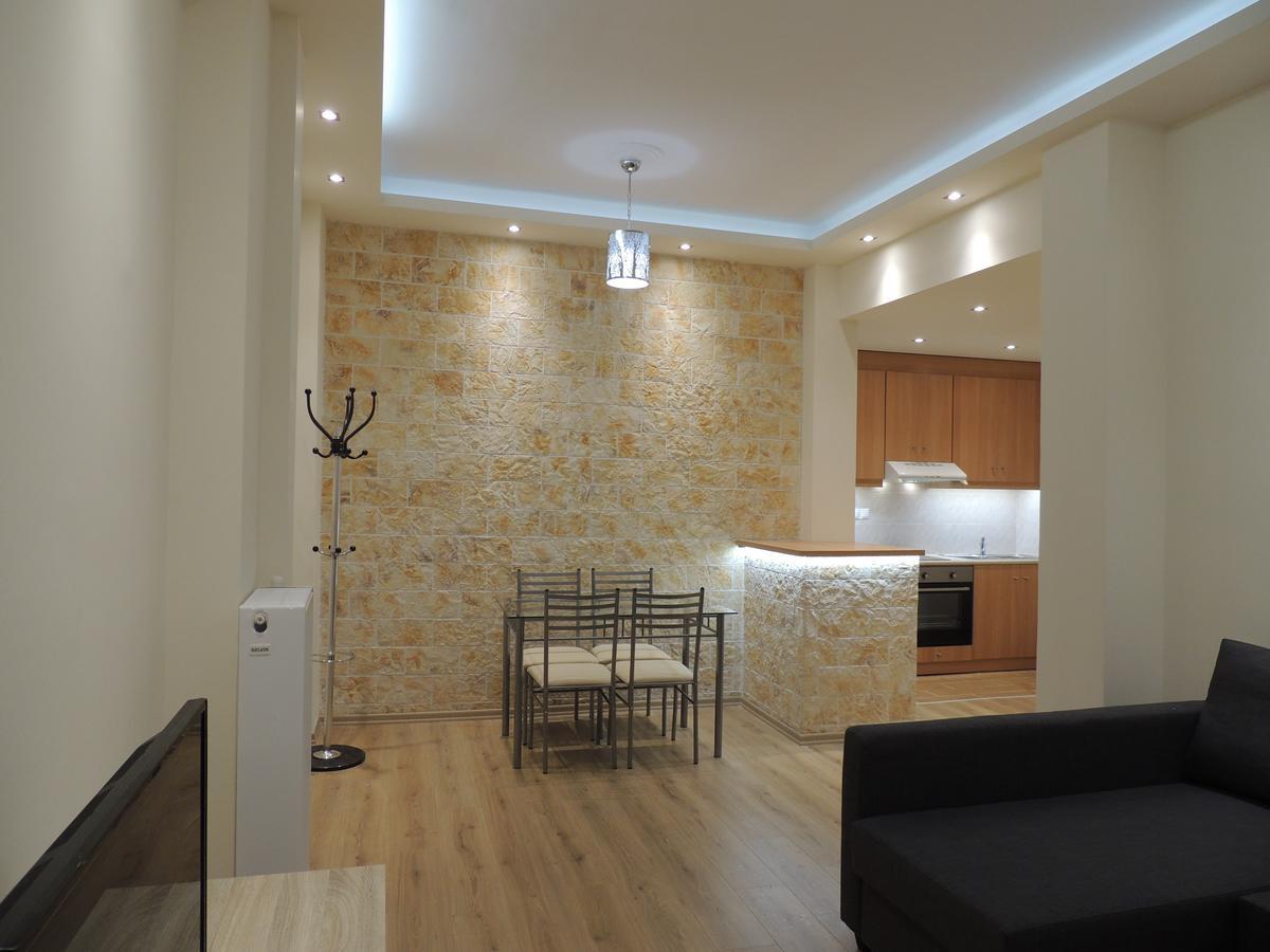 Apartment Near Acropolis Athena Bagian luar foto